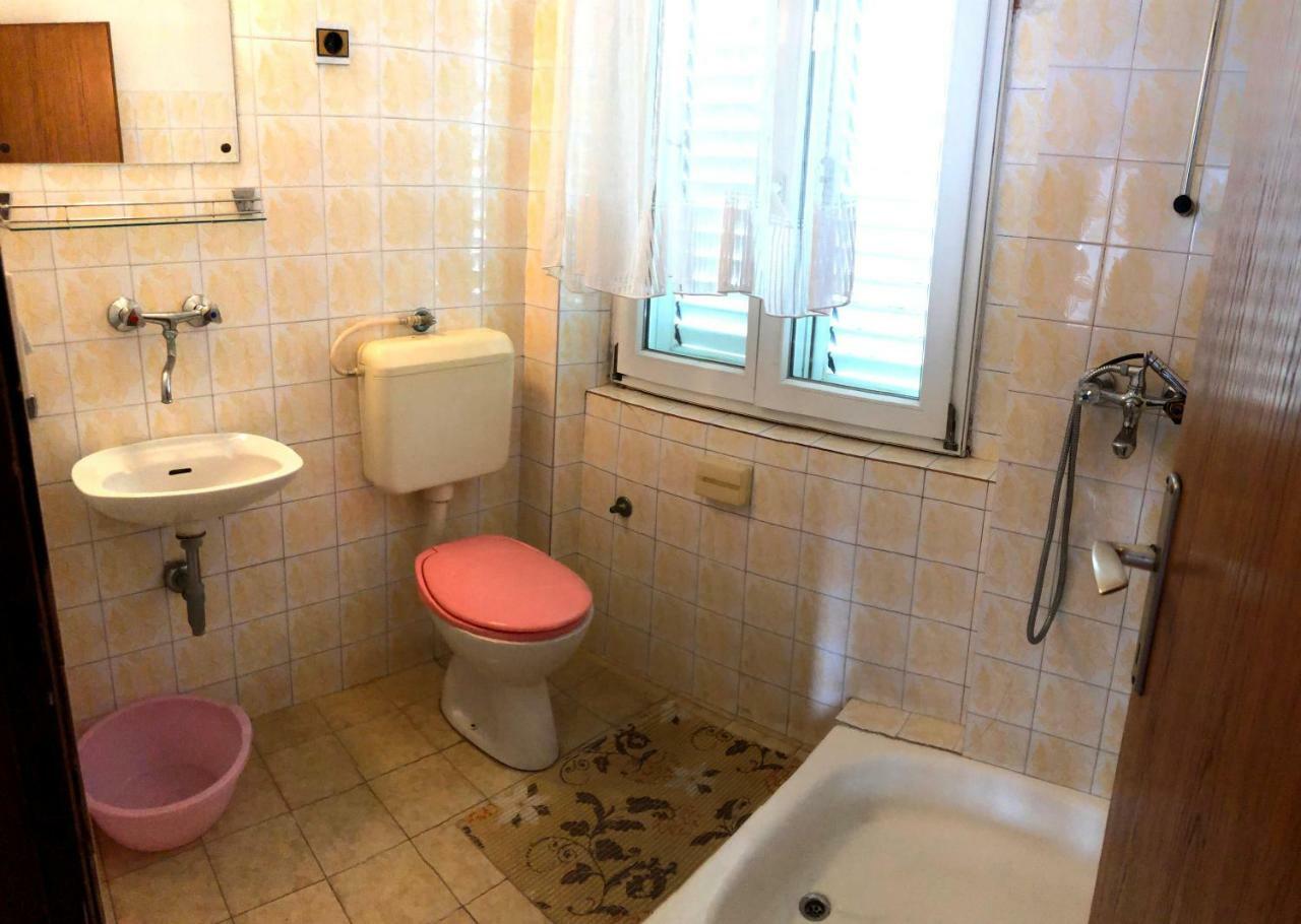 Apartmani Zorka โปดสตรานา ภายนอก รูปภาพ