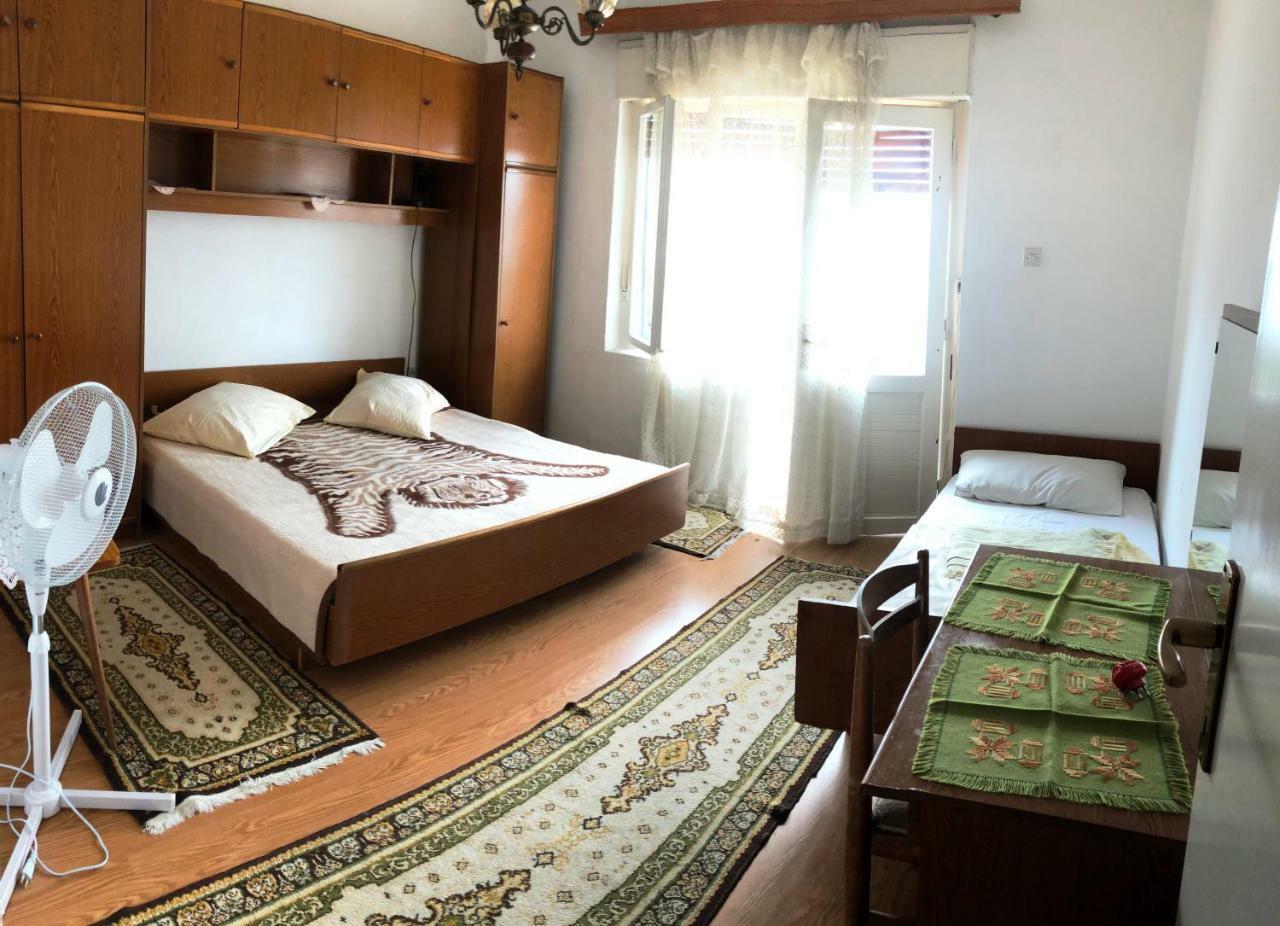 Apartmani Zorka โปดสตรานา ภายนอก รูปภาพ