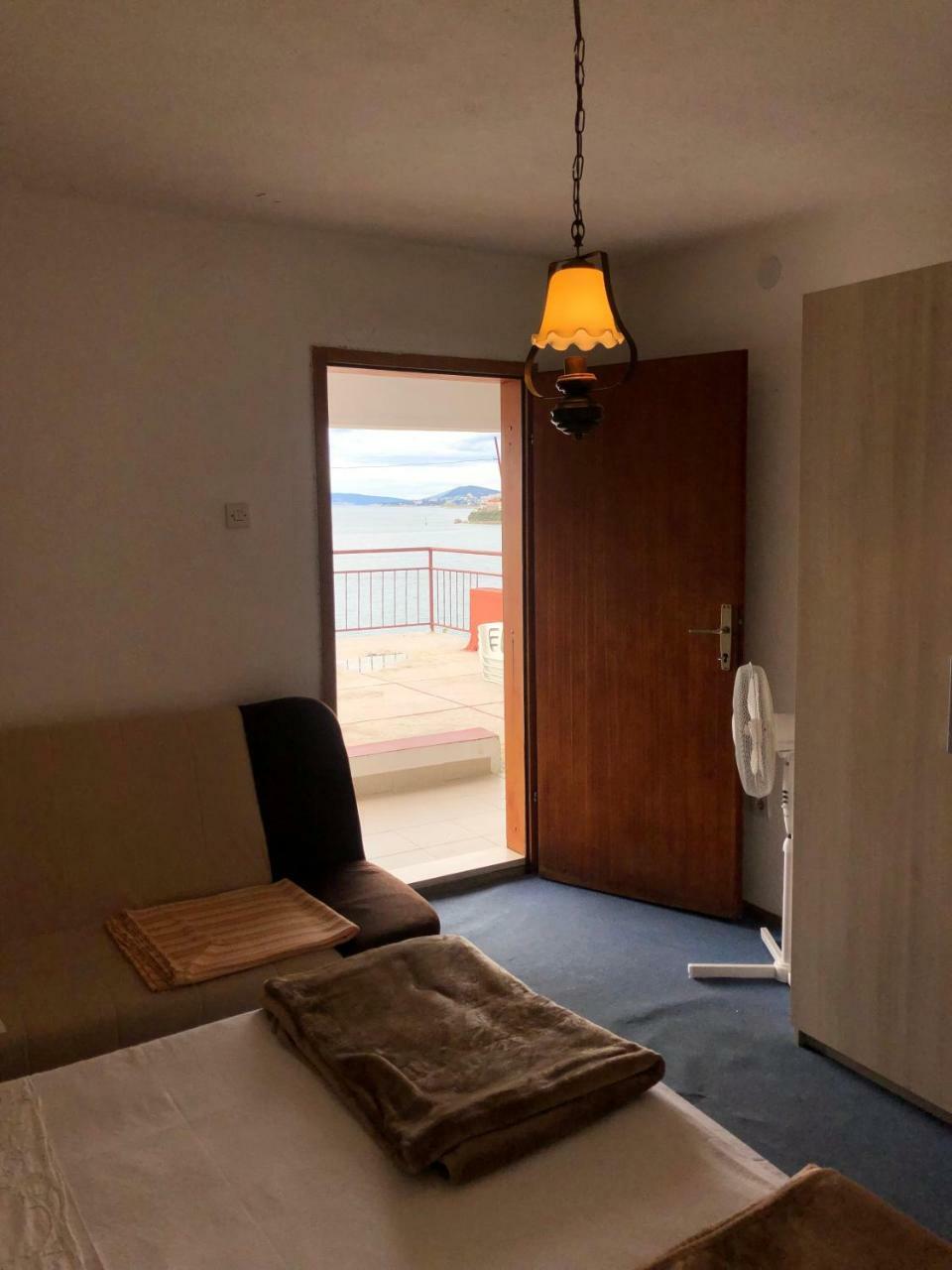 Apartmani Zorka โปดสตรานา ภายนอก รูปภาพ