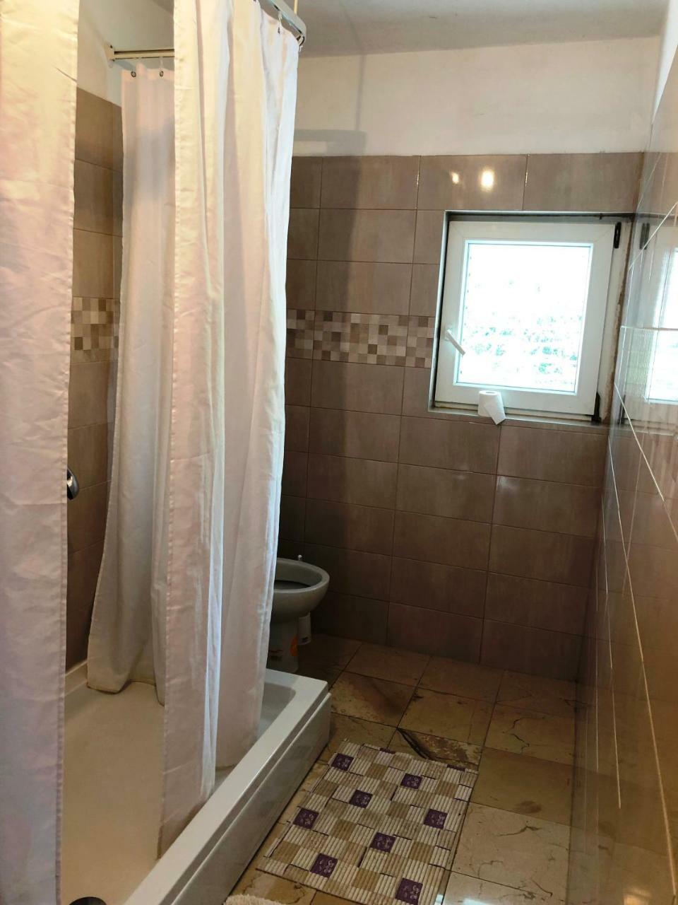 Apartmani Zorka โปดสตรานา ภายนอก รูปภาพ